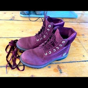 Burgundy velvet tims